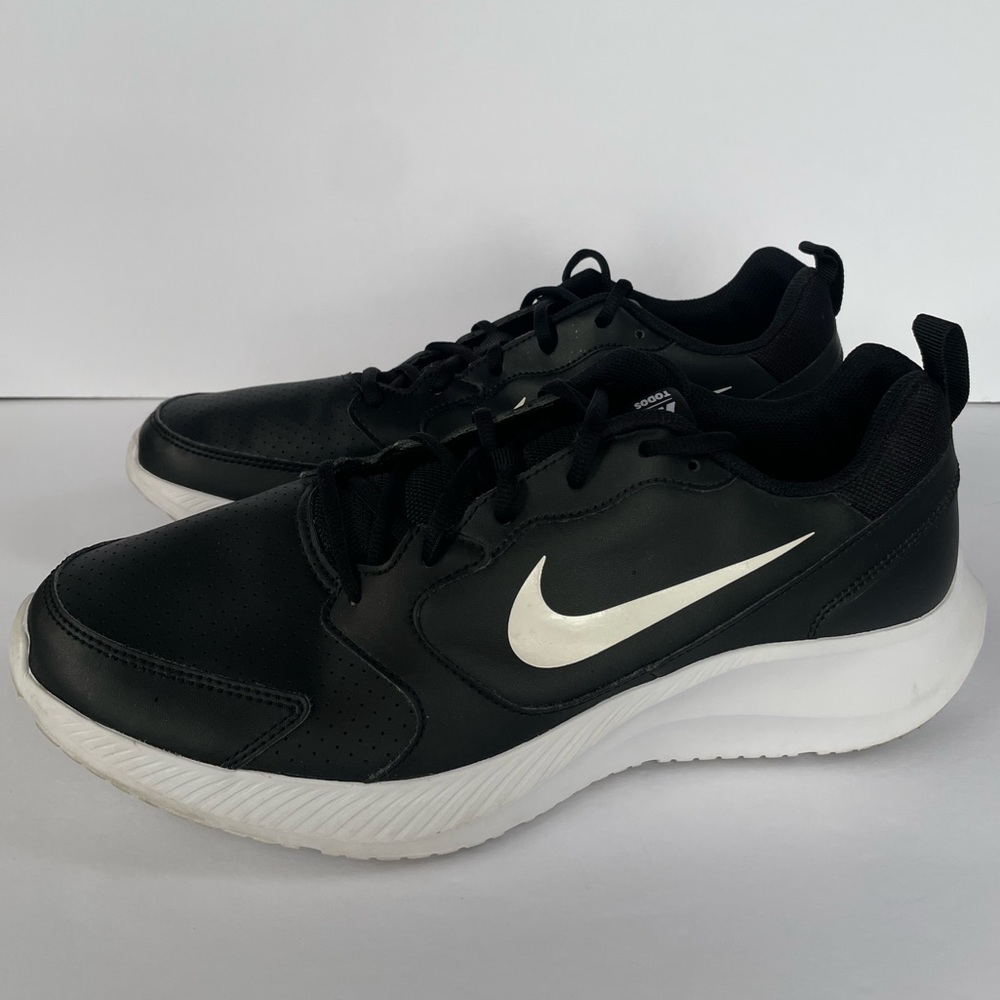 Nike Todos RN Black White Sneakers Size 12